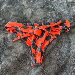 NUA Red & Black Printed Tie-Front Bikini Bottoms Women’s Size Medium Beach Pool